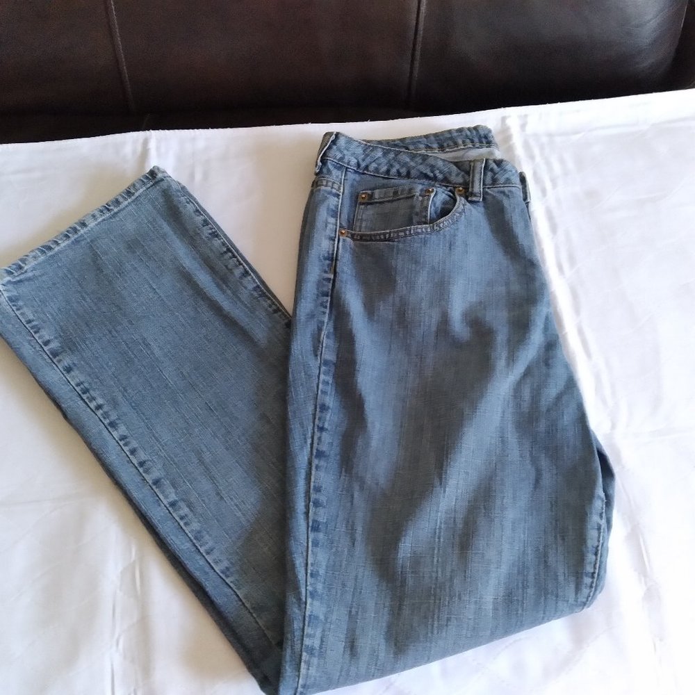 Boot Cut Kikit Jeans